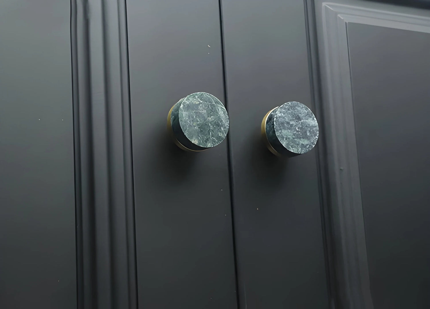 Marble and brass round knob in green finish by Mantara M-0003, Suitable for door knob, cabinet knob, Kitchen, Bathroom knob.