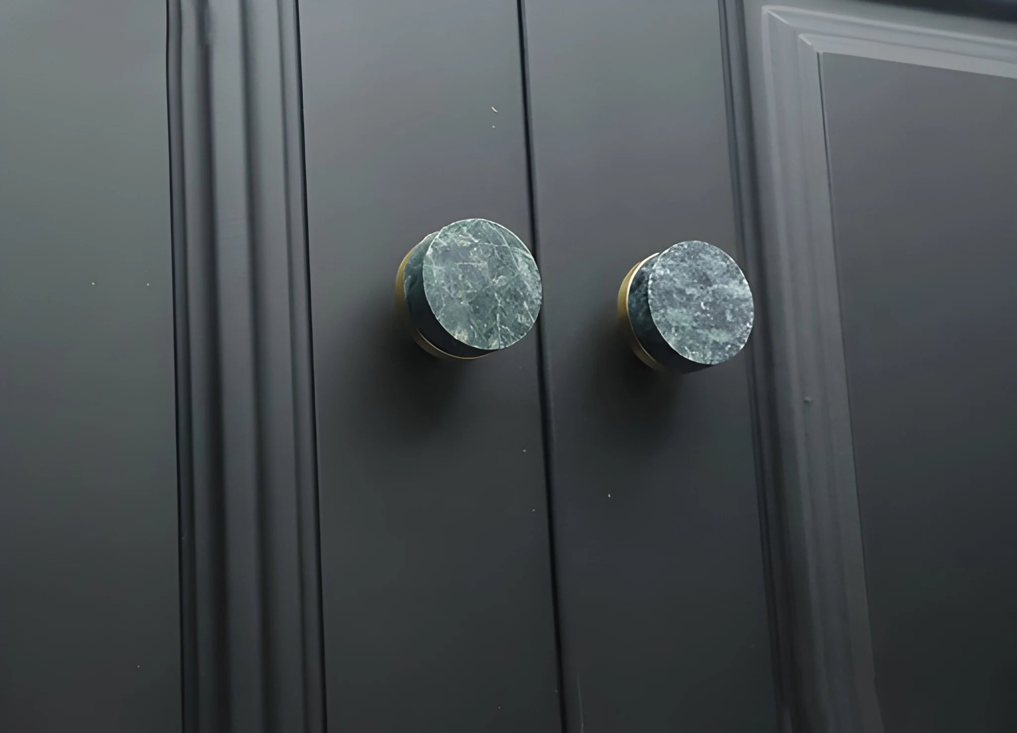 Marble and brass round knob in green finish by Mantara M-0003, Suitable for door knob, cabinet knob, Kitchen, Bathroom knob.