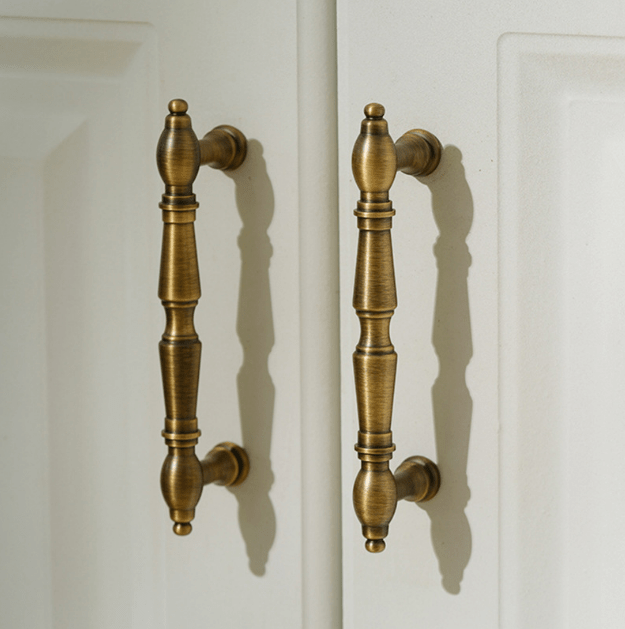 Bravari Handle