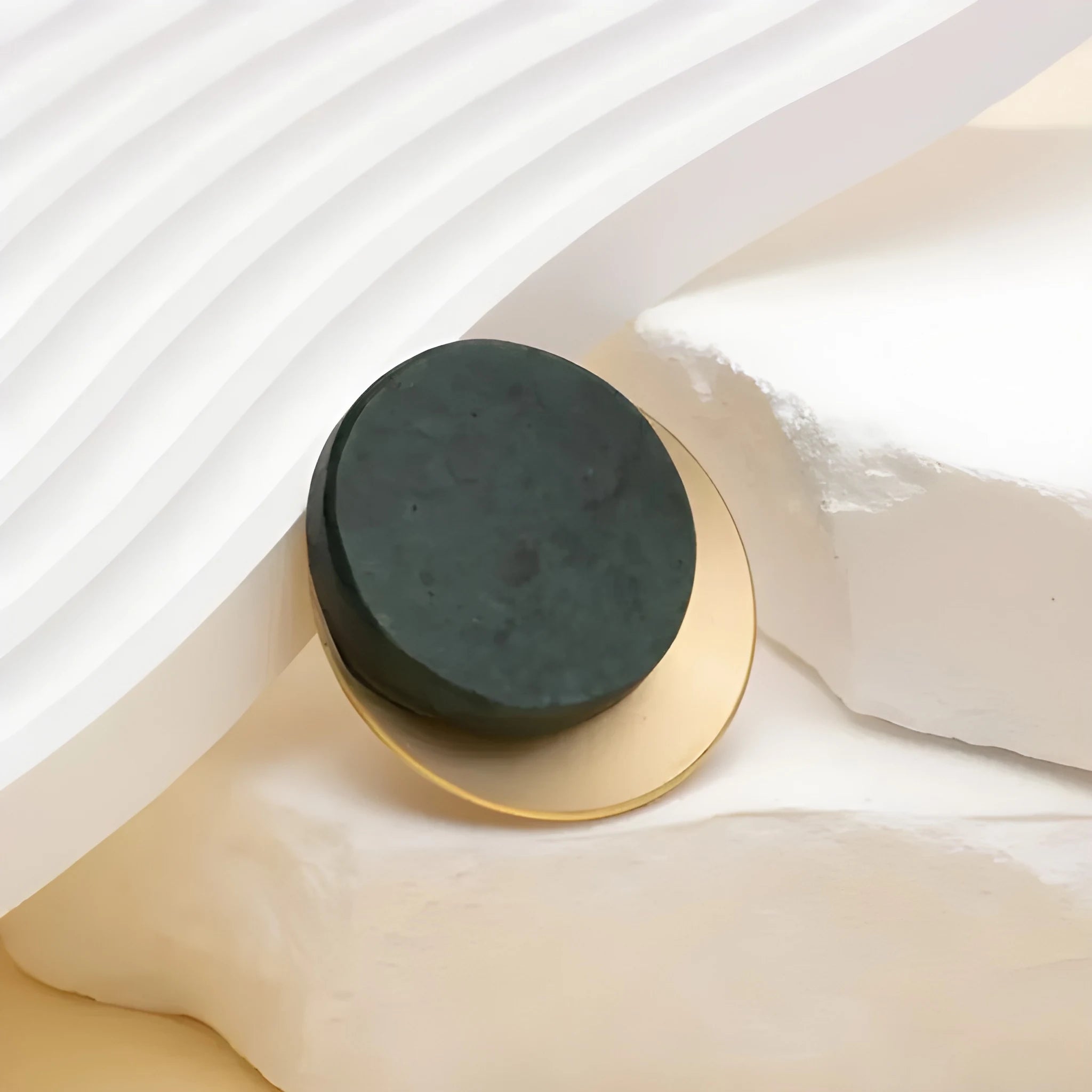 Mantara Calabra Knob M-0015 is a modern marble &amp; brass knob in  green, ideal for kitchen &amp; dresser drawers.