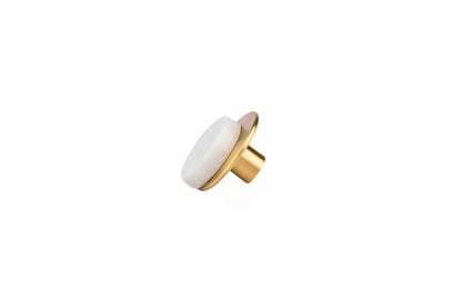 Calabra Knob M-0015 in white marble &amp; brass, 42mm, polished face with brushed stem, for drawers by Mantara