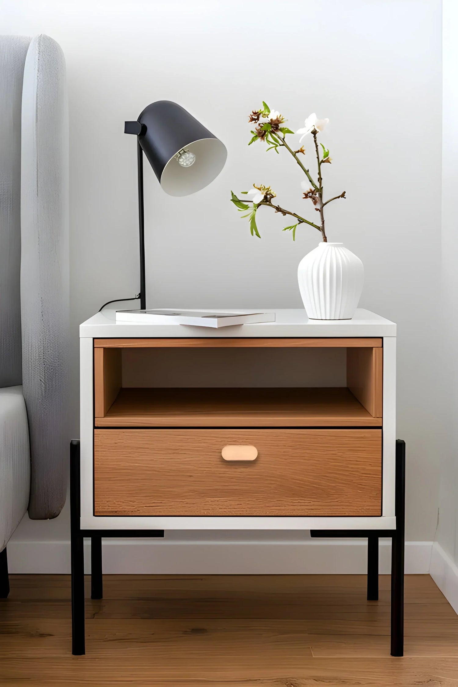 Mantara Cedric Handle W-0048 is a modern beech wood Tbar handle, ideal for kitchen drawers, dresser drawers.
