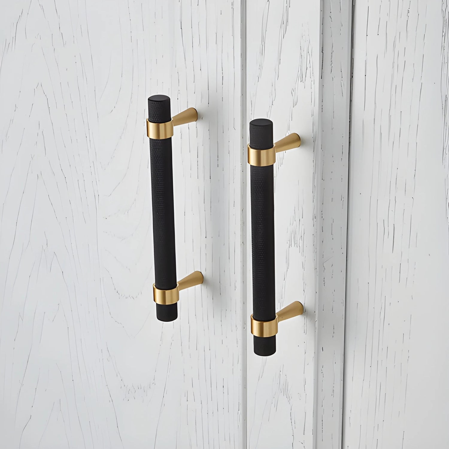  Mantara Cleo T Bar Handle B-0064 is a modern knurled brushed brass handle in black ,ideal for wardrobes and cabinets.