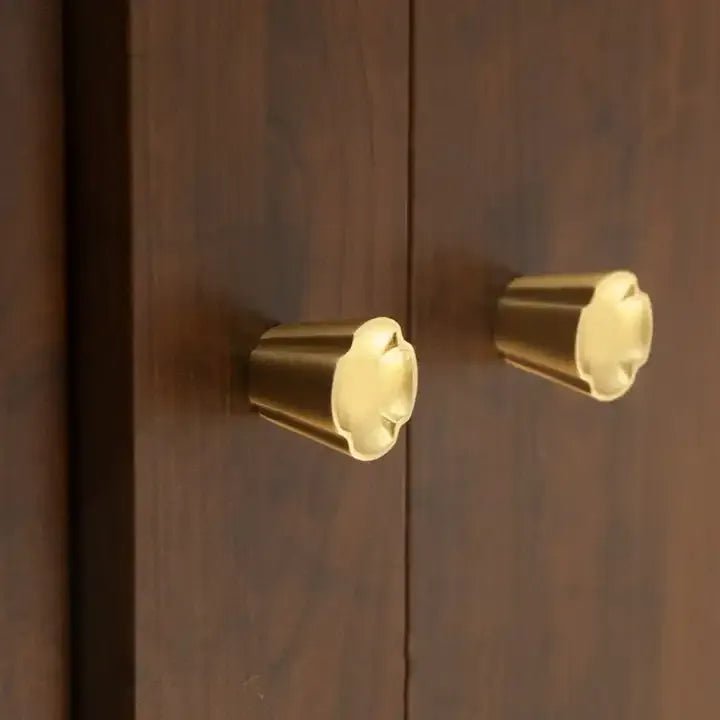 Clover knob B-0011, gold finish, Dia18mm H18mm, brushed brass, for kitchen drawers &amp; cabinets by Mantara