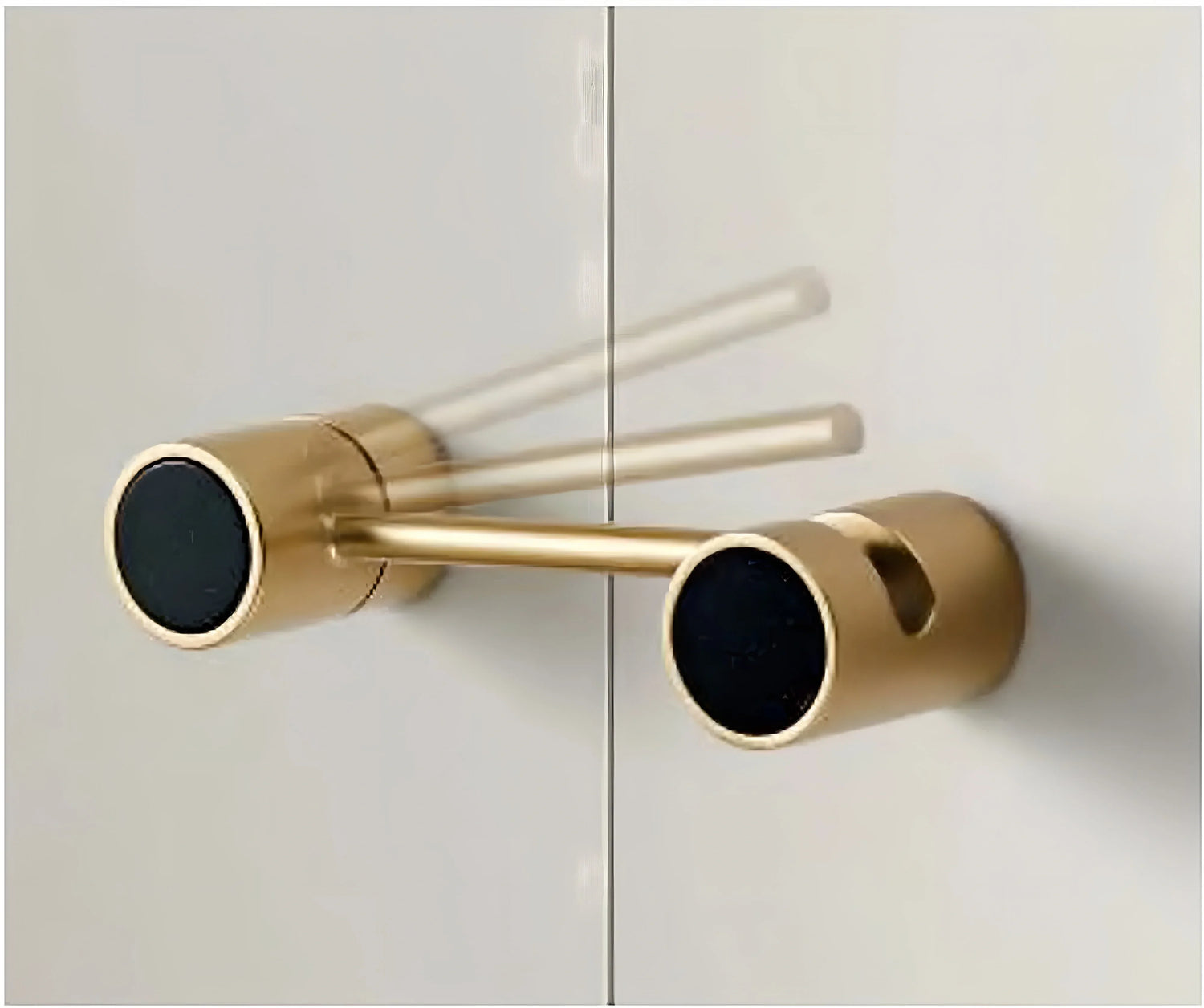 Auris Handle and Knob