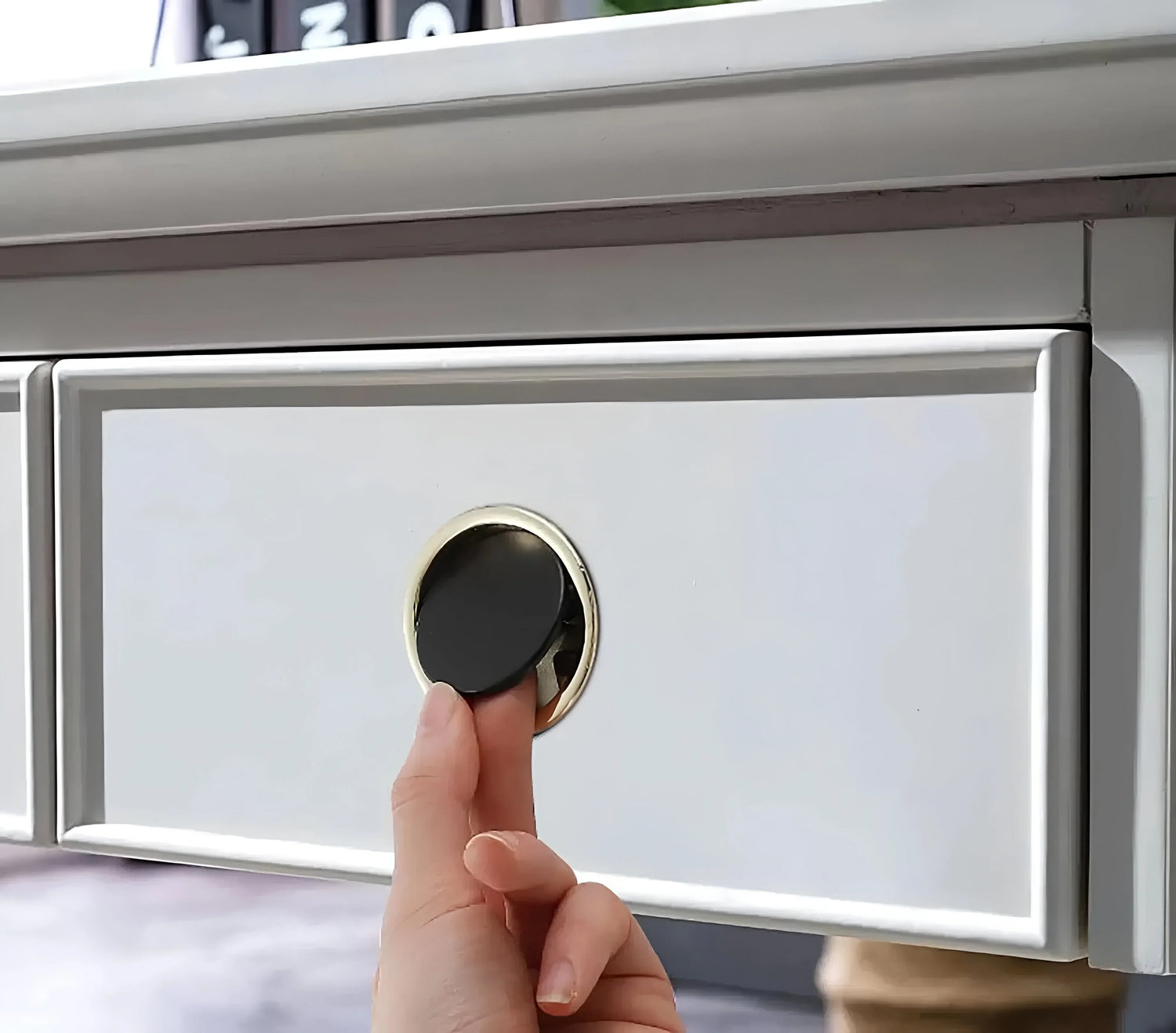 Mantara Concealed Round Handle  Z-0010 is a modern zinc handle in matte black+grey, ideal for wardrobes and doors.