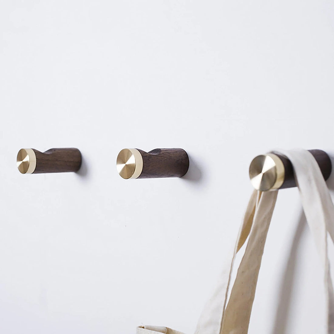 Flair Hook W-0013 in natural wood &amp; polished brass, size Dia30×H68mm, ideal for home &amp; hotel spaces—by Mantara.