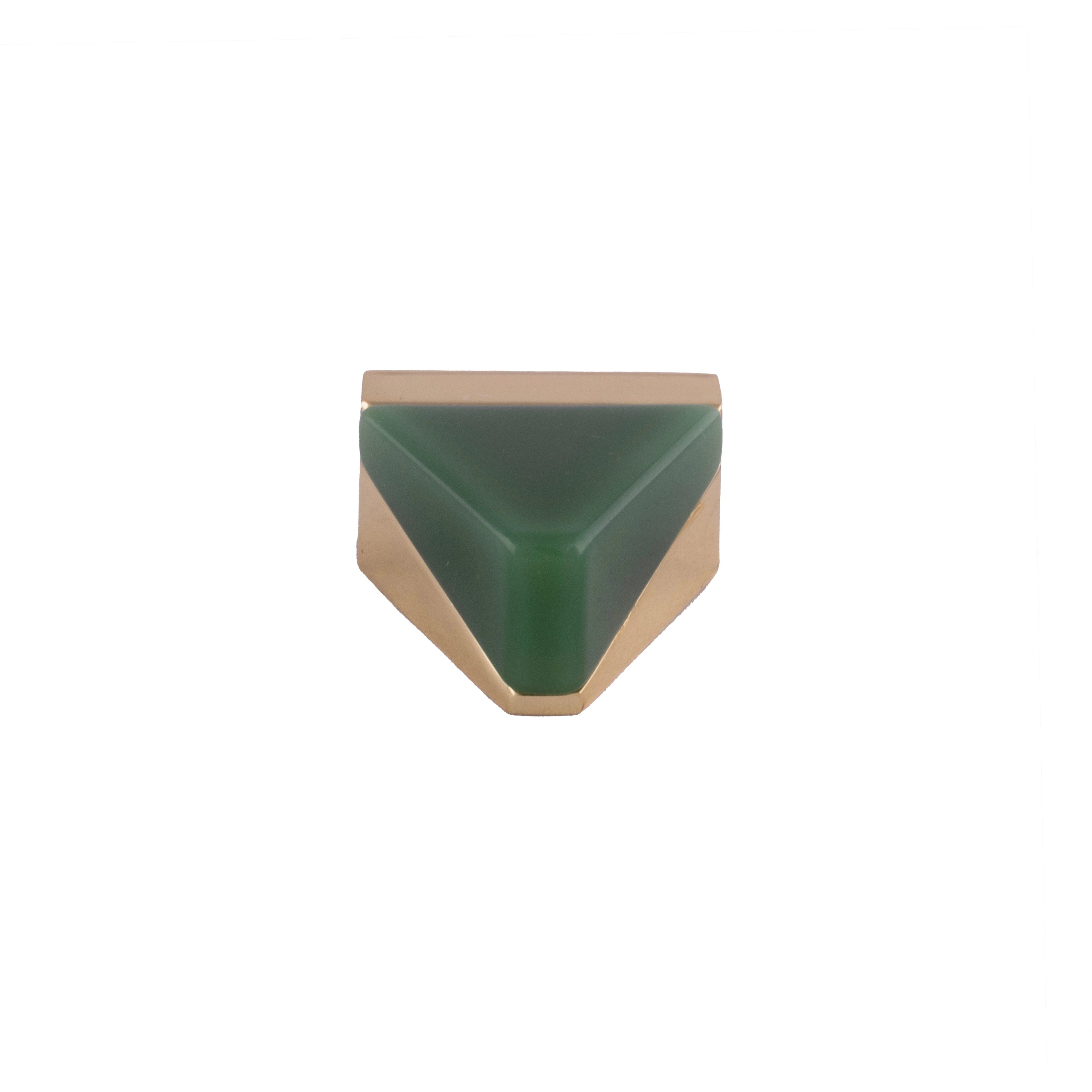 Mantara Gable Knob Z-0001 is a modern zinc alloy and agate knob in  green, ideal for cabinets and drawers.