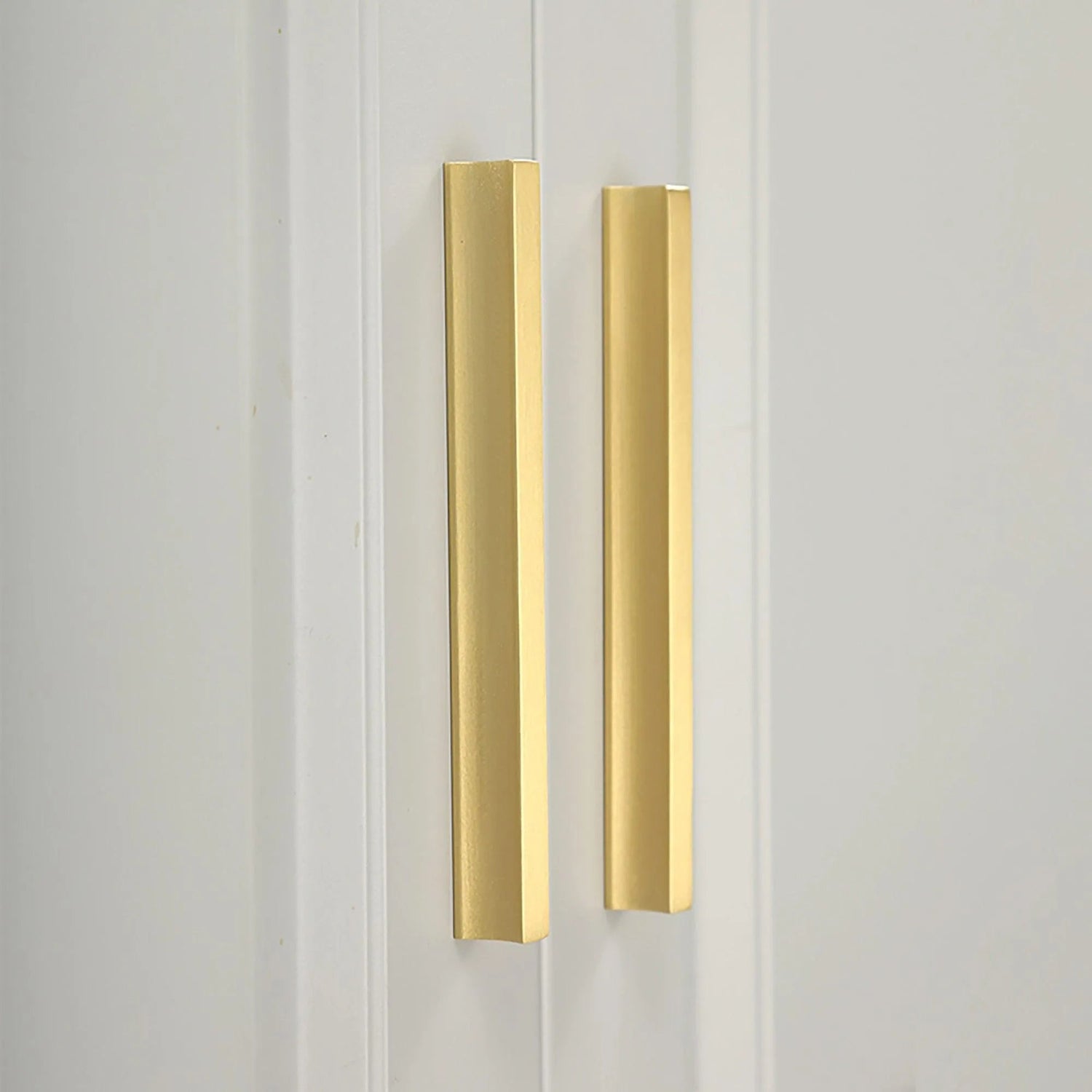  B‑0078 Galactic handle in brushed brass, available in sizes from 32 mm to 400 mm, sleek modern pull for wardrobes, doors, drawers and kitchen cabinets by Mantara.
