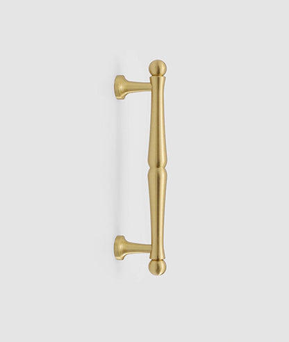 Mantara Giselle Handle B-0069 is a modern brushed brass handle in gold, ideal for cupboards and kitchens.