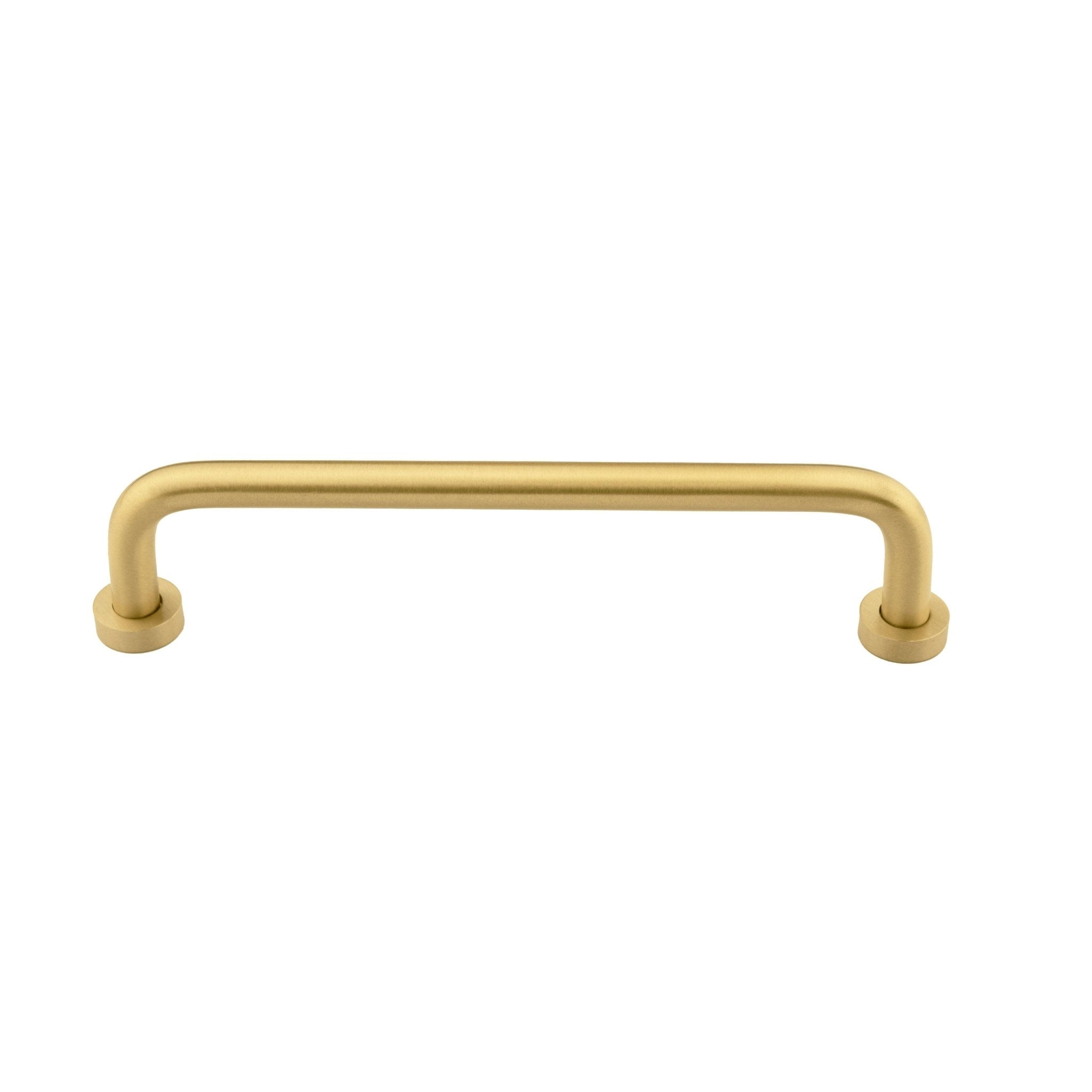 The Gleam Handle by Mantara B-0106 is a brushed brass handle in gold, ideal for furniture, wardrobes, and kitchens.