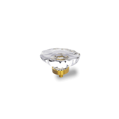 The Mantara C-0009 is a modern artificial crystal + brass knob in white/brass, ideal for kitchens and cabinets.
