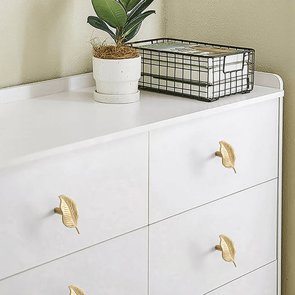 The Mantara B-0019 Ilai Knob is a modern brass knob in gold, ideal for furniture, drawers, bathrooms, and kitchens.