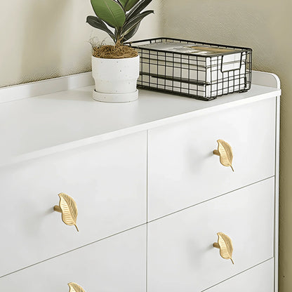 The Mantara B-0019 Ilai Knob is a modern brass knob in gold, ideal for furniture, drawers, bathrooms, and kitchens.