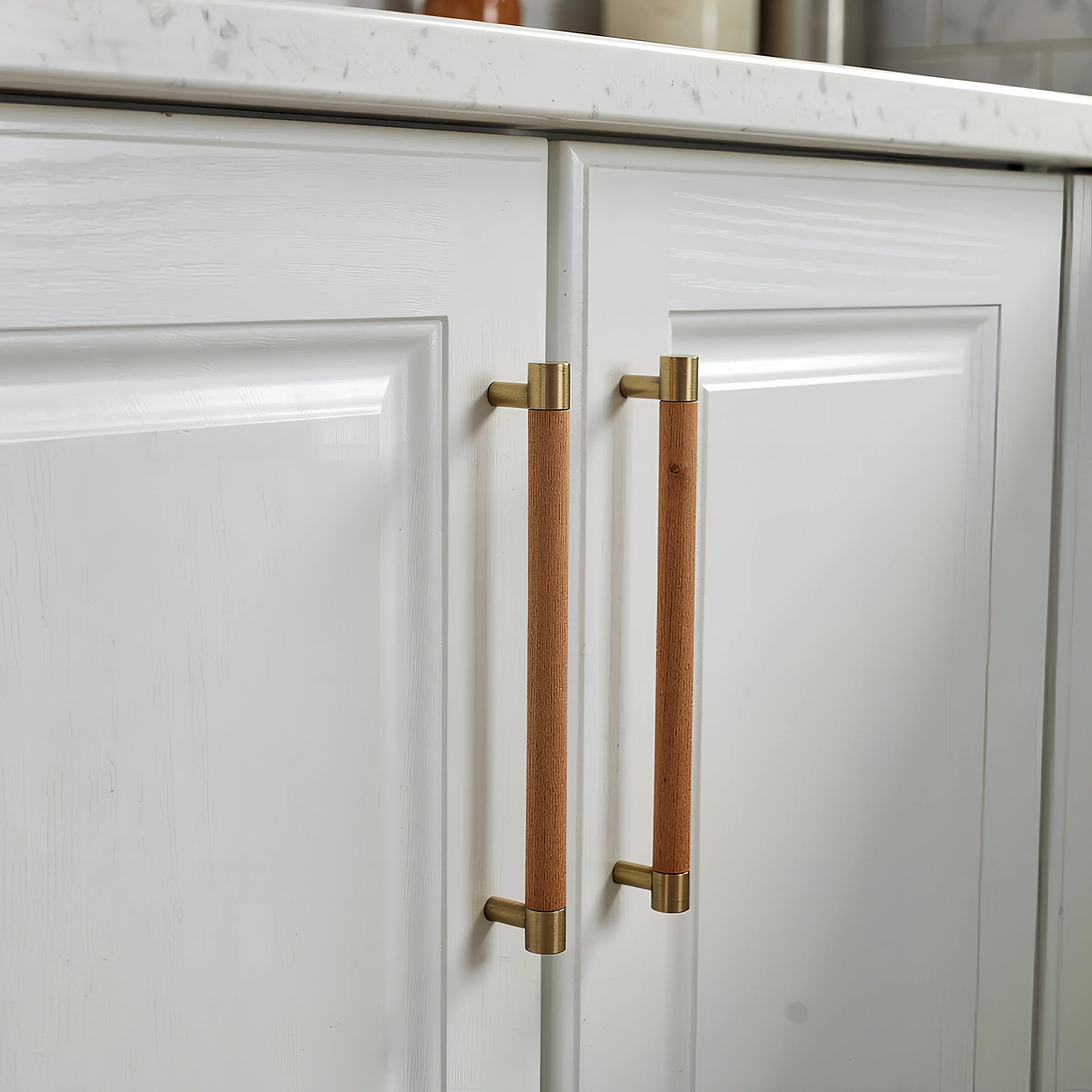 Mantara Cinnamon Handle W-0008 is a modern brass &amp; wood handle in brown with brushed finish, ideal for wardrobes &amp; drawers.