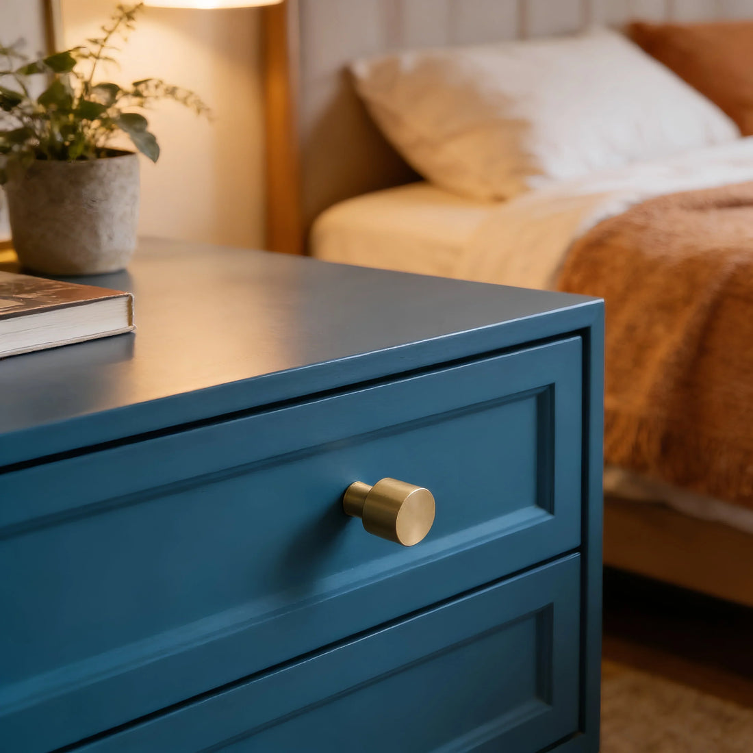 The Mantara B-0003 Salden Knob is a modern brass knob in gold with a brushed finish, ideal for wardrobes, drawers, and cabinets.