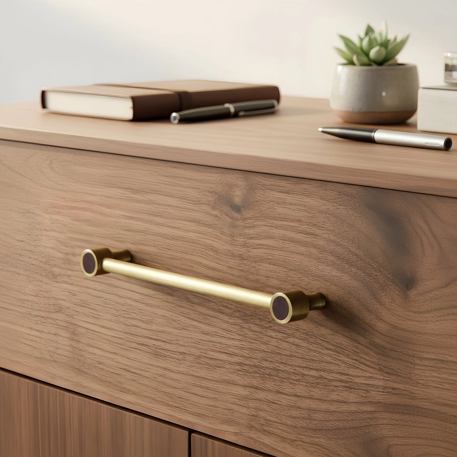 Mantara Oriana Handle W-0015 is a modern brass &amp; wood handle in brown+gold with brushed finish, ideal for doors &amp; cabinets.