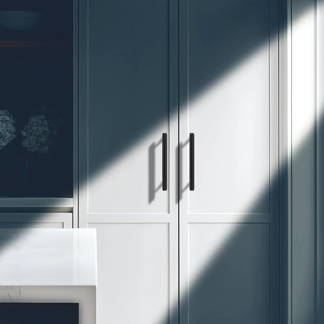 AL‑0013 bar handle – matte black tube with recessed grip, sleek hardware for cabinets, drawers &amp; wardrobe doors by MANTARA