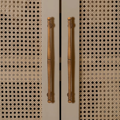 Giselle Handle