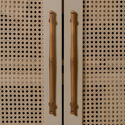 Giselle Handle