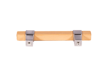 Mantara Lorien Handle W-0028 is a modern zinc and beech wood handle in silver ideal for kitchen and dresser drawers.