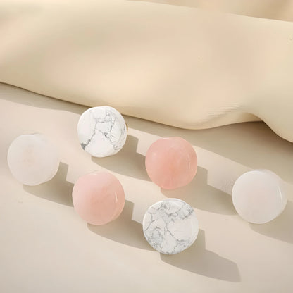 The Mantara C-0019 Lucienne Knob is a modern crystal knob in white turquoise, perfect for drawers and cabinets.