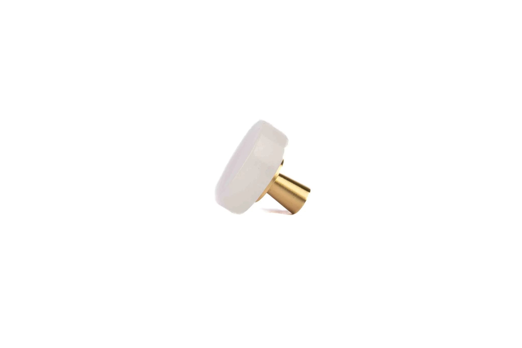 The Mantara C-0019 Lucienne Knob is a modern crystal knob in white, perfect for drawers and cabinets.