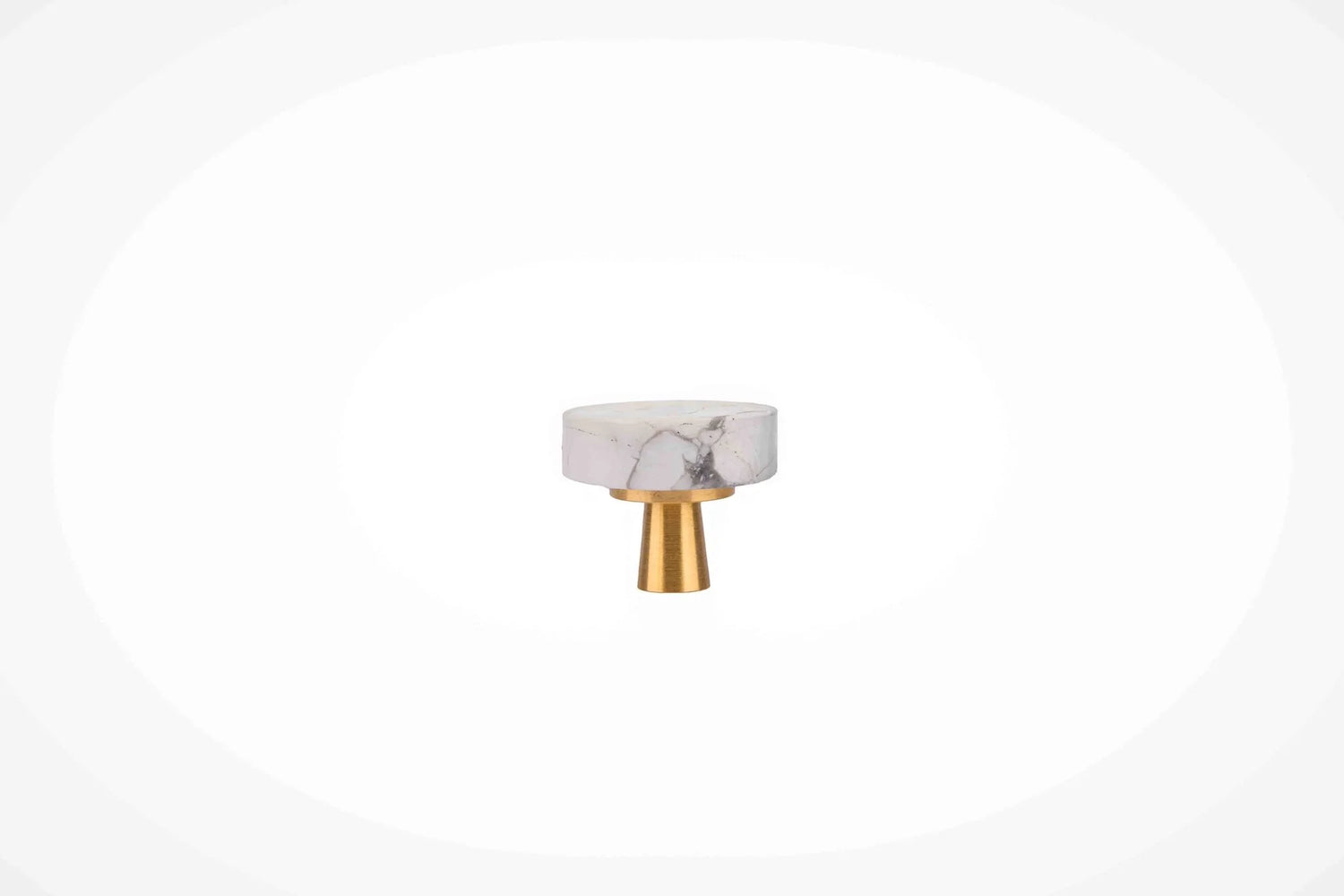The Mantara C-0019 Lucienne Knob is a modern crystal knob in white turquoise, perfect for drawers and cabinets.