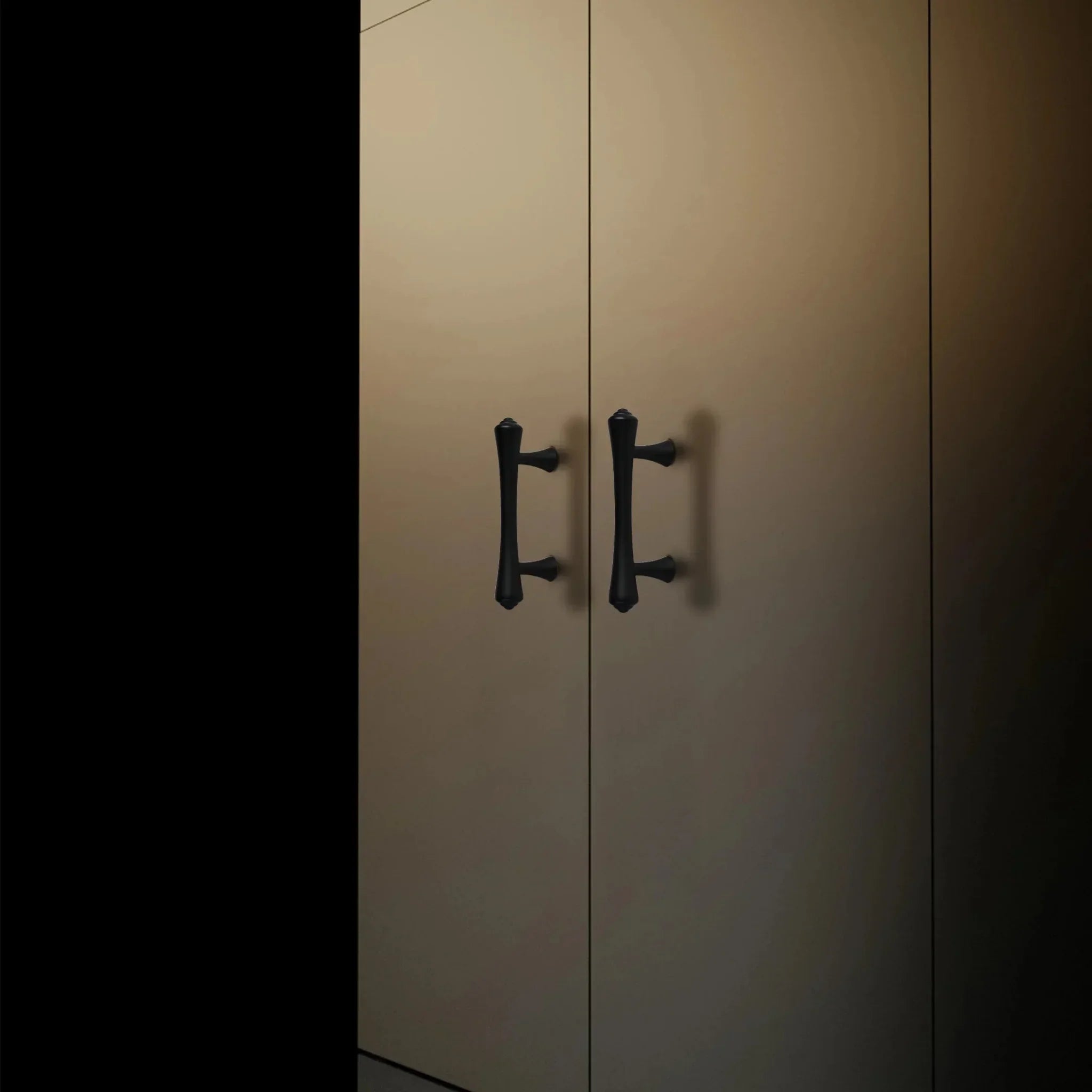 Mantara Raphael Handle B-0068 is a modern brushed brass handle in black, ideal for kitchens, drawers, and wardrobes.