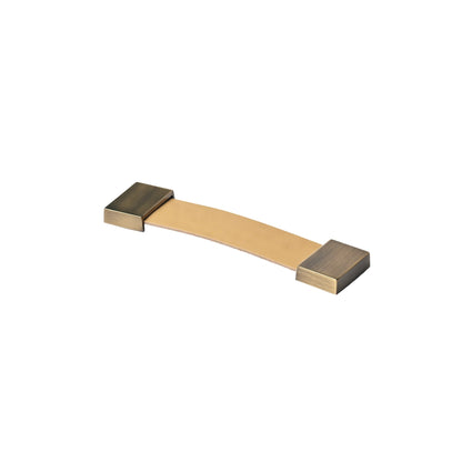 The Mantara L-0015 is a modern crystal handle in beige, ideal for kitchen drawers and dressers.