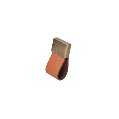 The Mantara L-0015 is a modern crystal handle in brown, ideal for kitchen drawers and dressers.