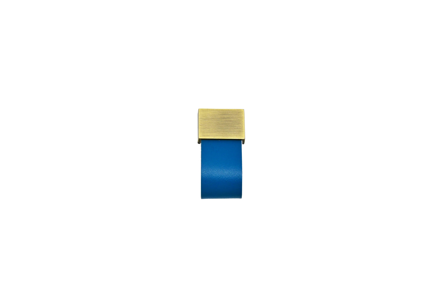 The Mantara L-0015 is a modern crystal handle in blue, ideal for kitchen drawers and dressers.
