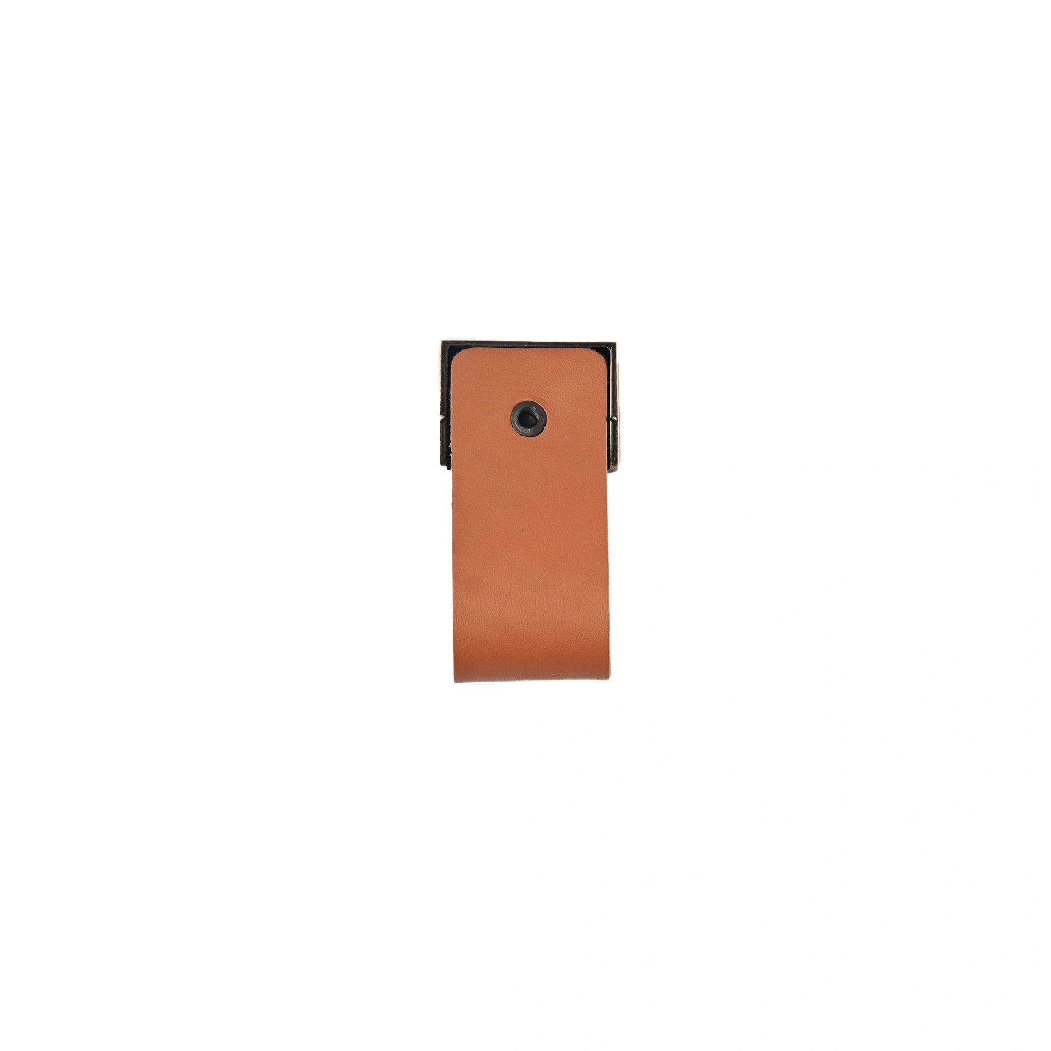 The Mantara L-0015 is a modern crystal handle in brown, ideal for kitchen drawers and dressers.