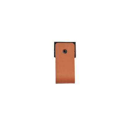 The Mantara L-0015 is a modern crystal handle in brown, ideal for kitchen drawers and dressers.