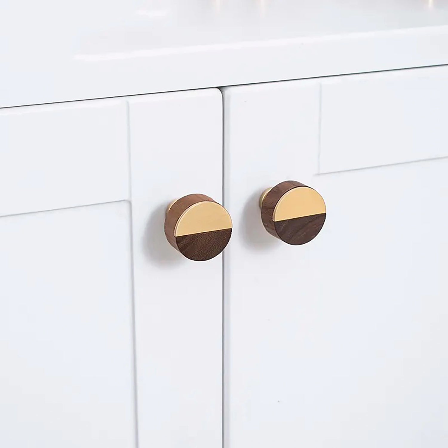 Mantara Robyn Knob W-0020 is a modern wood and brass knob in brown brushed finish, ideal for kitchen drawers and dresser drawers.