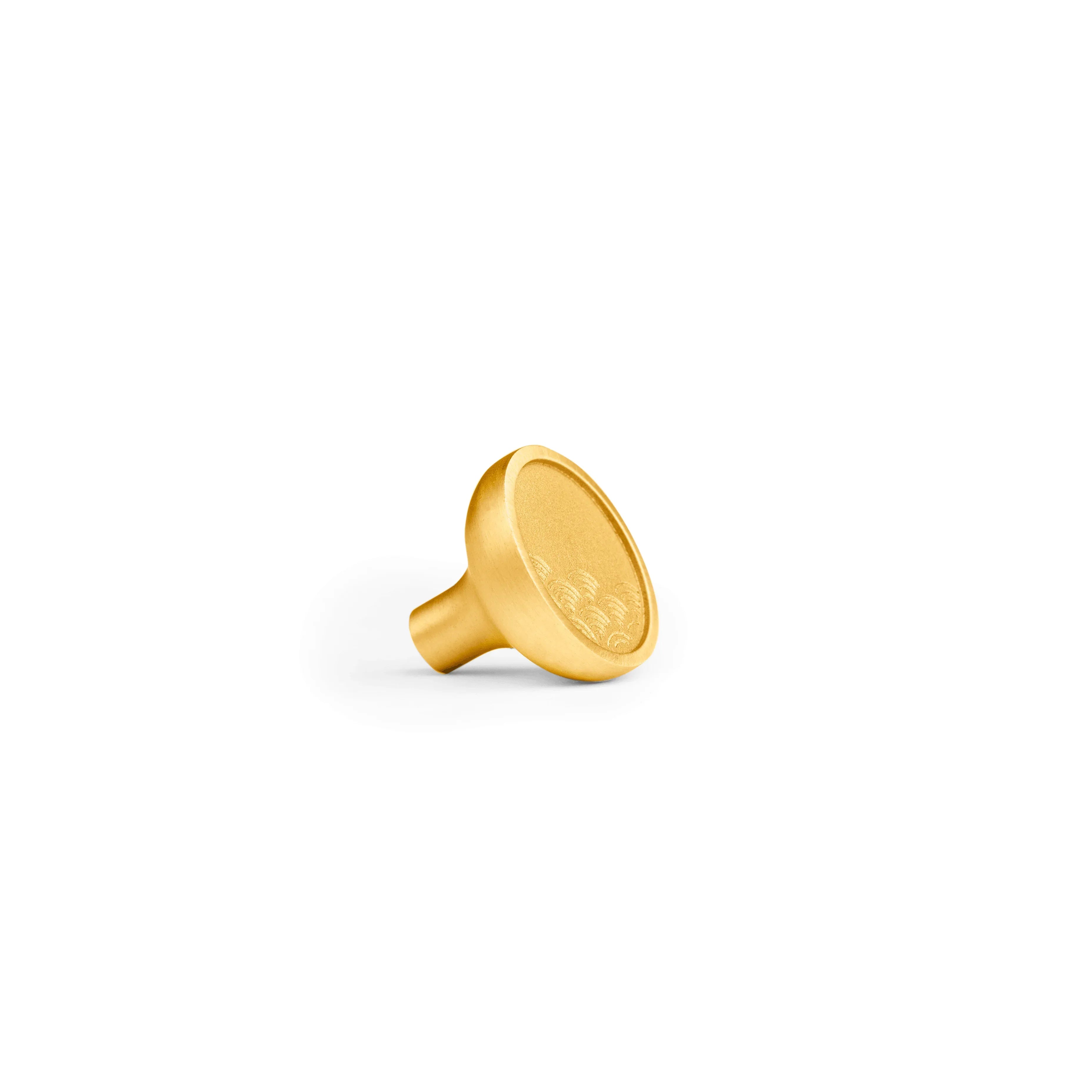 The Mantara B-0009 Marina Knob is a modern brass knob in brushed gold, ideal for wardrobes, kitchens, drawers, and cabinets.