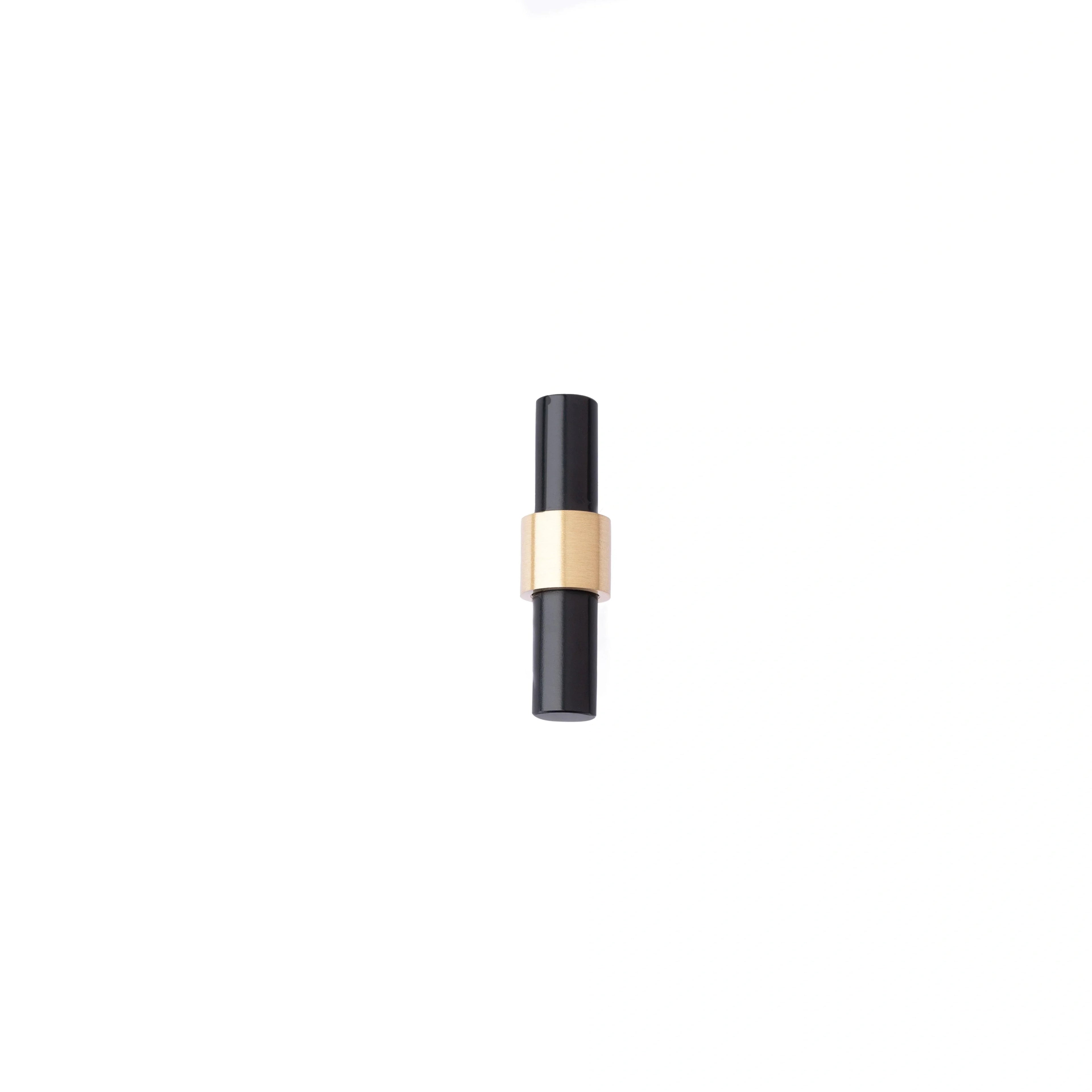 Mantara Mirabella Handle B-0056 is a modern brushed black handle, ideal for cabinets, wardrobes, and kitchens.