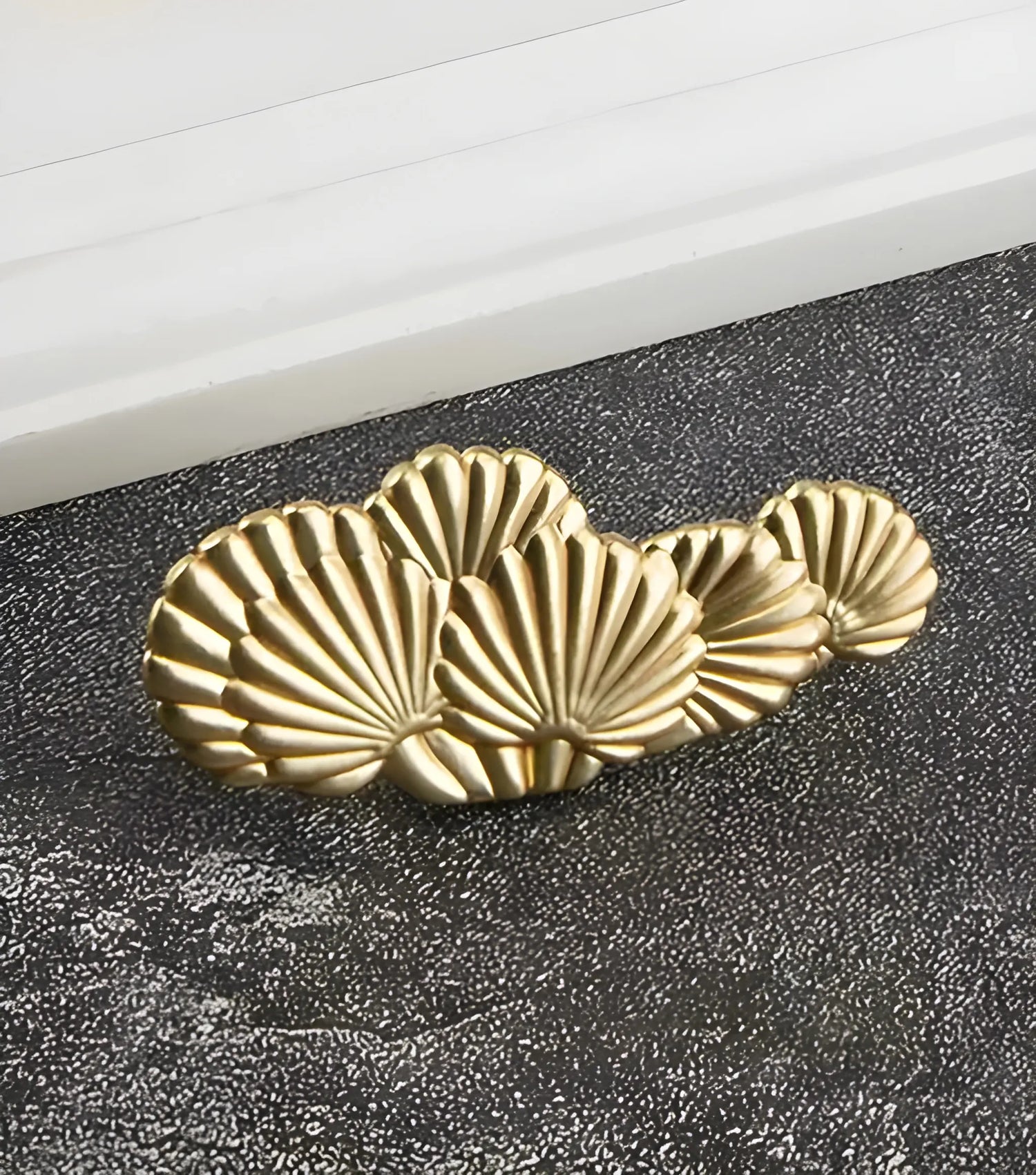 Mantara Nautica Knob B-0099 is a modern solid brass knob in polished gold, ideal for kitchens, drawers, and cabinets.