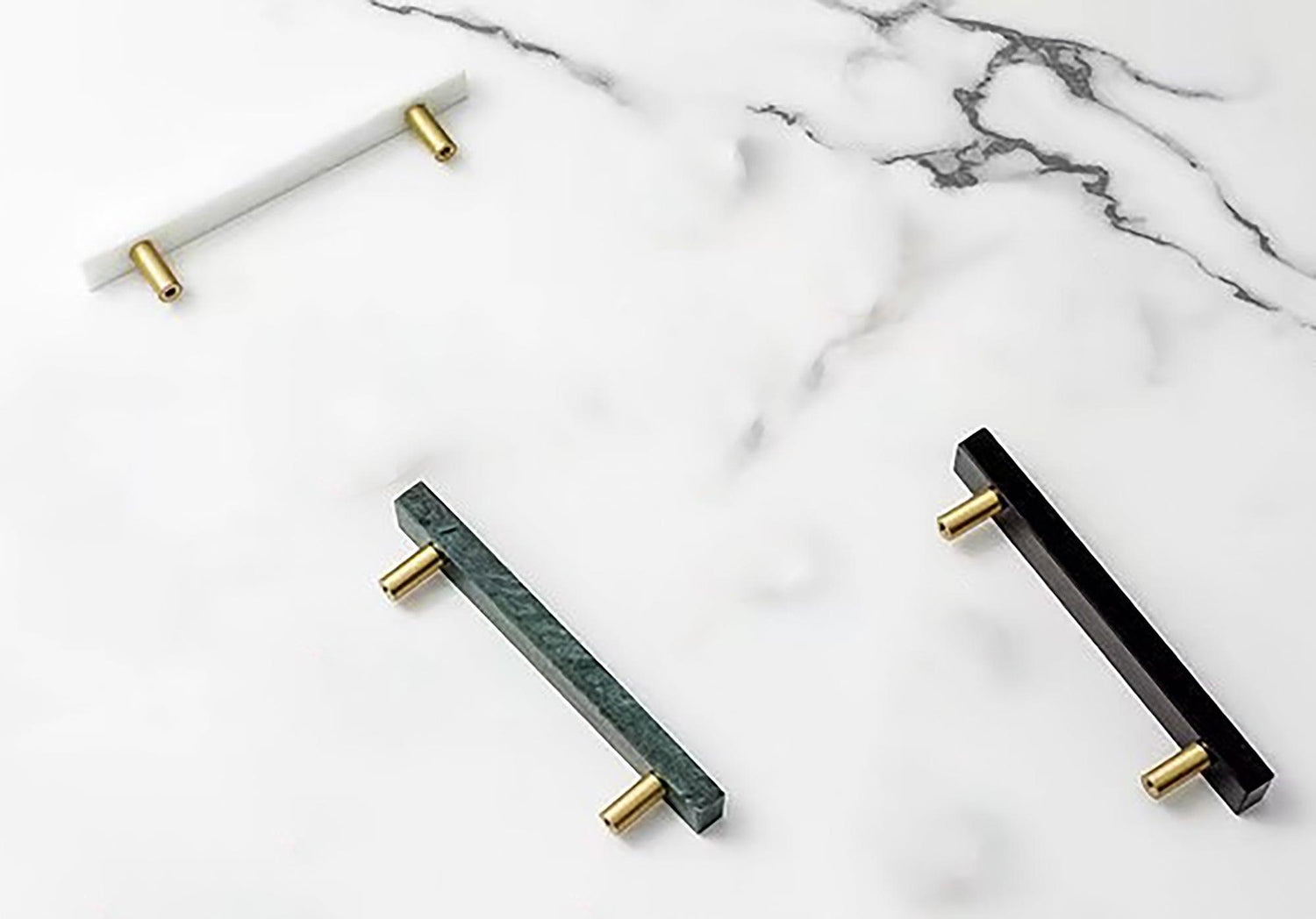 Noir Handle M-0012 in green,white,black marble &amp; brass, 130mm, polished handle with brushed stem, for drawers by Mantara