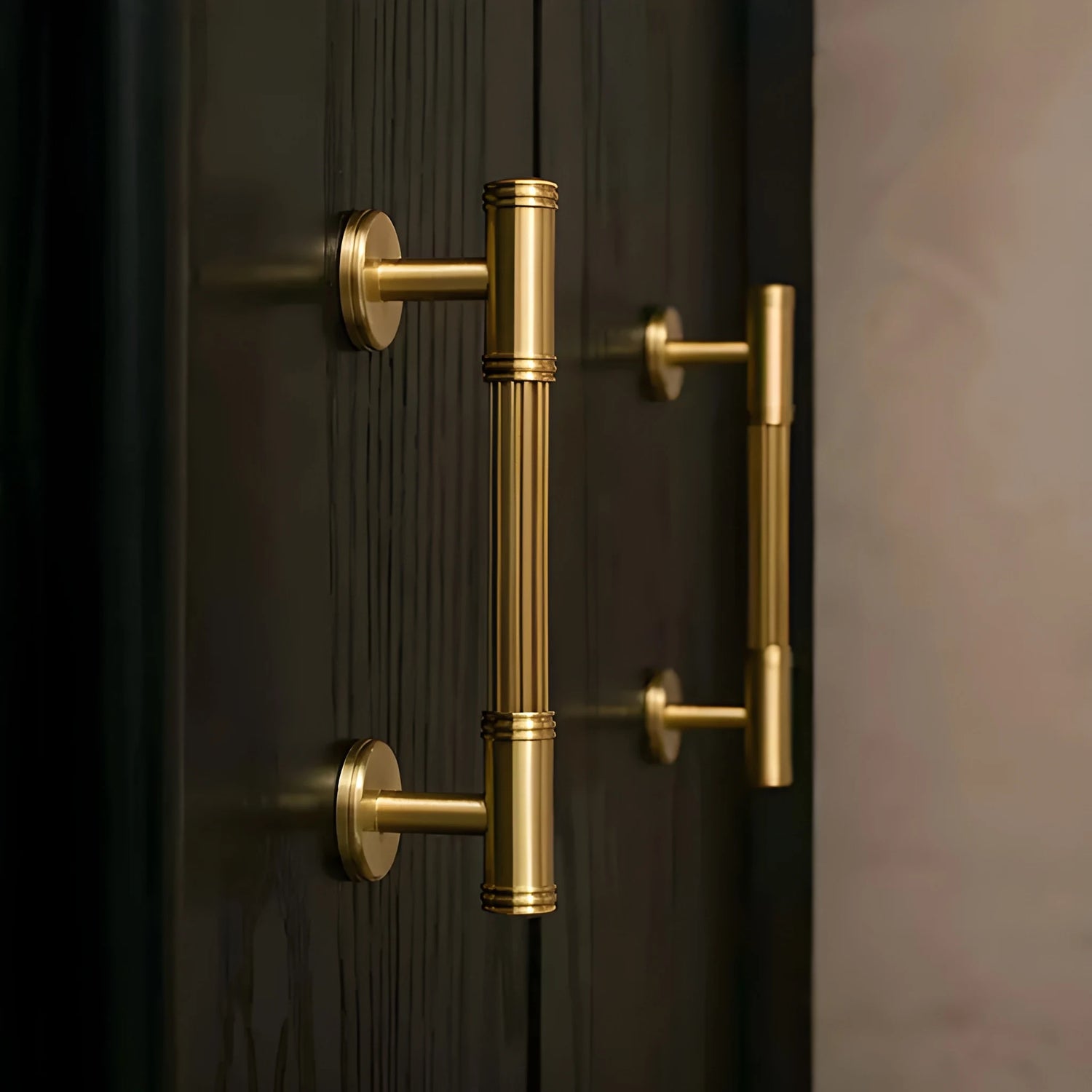 Mantara Olympus Handle B-0098 is a modern solid brass handle in brushed gold, perfect for wardrobes, kitchens, and cabinets.