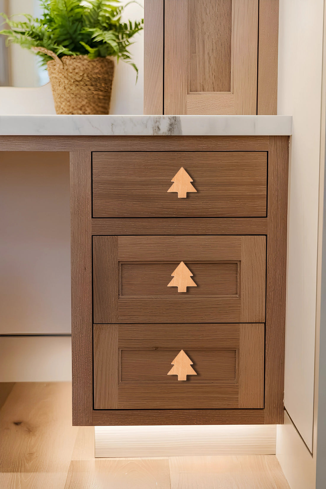 Mantara Pine Hook Knob W-0046 is a modern beech wood knob, ideal for kitchen drawers, dresser drawers.
