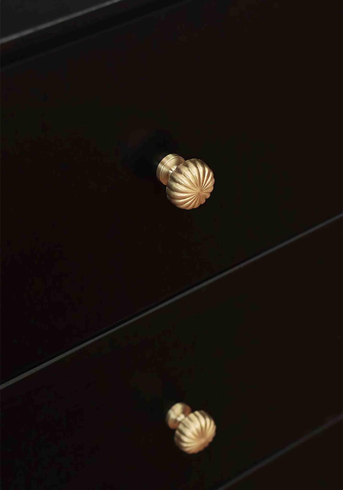 B‑0076 Radial solid brass knob in brushed gold finish, 25 mm diameter, modern style for wardrobes, cabinets, drawers, doors and bathrooms by Mantara.