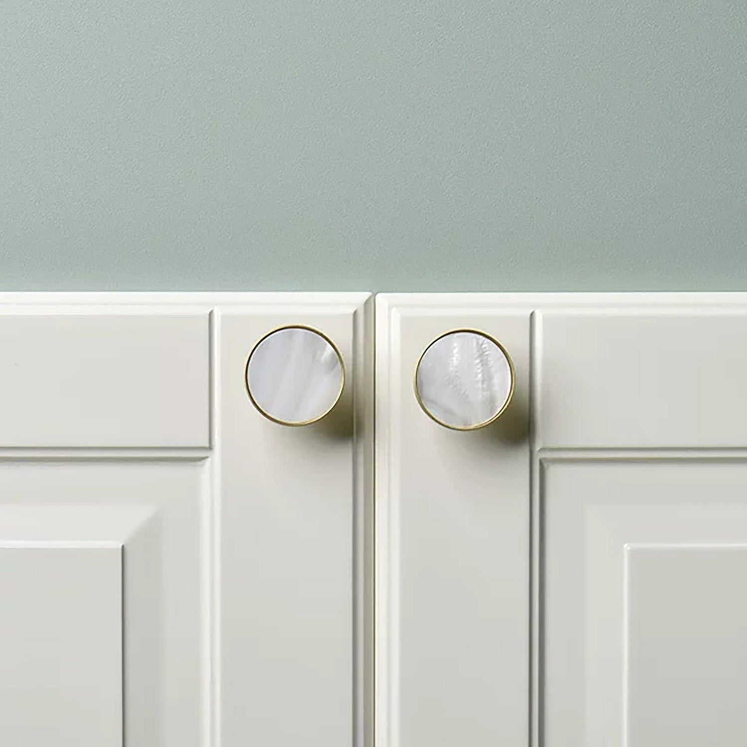 Regal Pearl knob B-0005, white shell brass, Dia27mm H20mm, polished finish, for cabinets &amp; drawers by Mantara