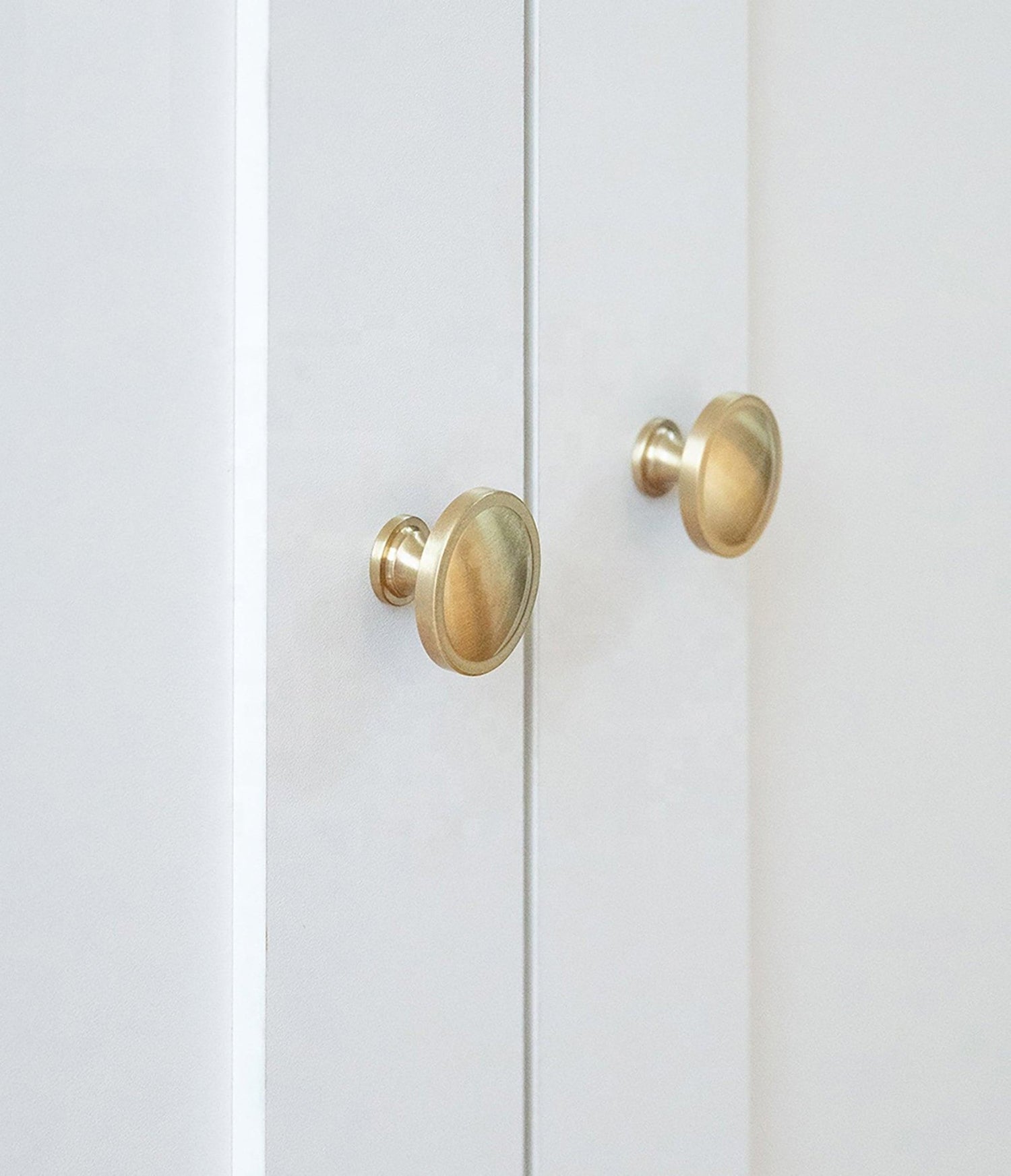 Regina knob B-0007, satin brass, Dia30mm H25mm, gold finish, for bathroom &amp; living storage by Mantara