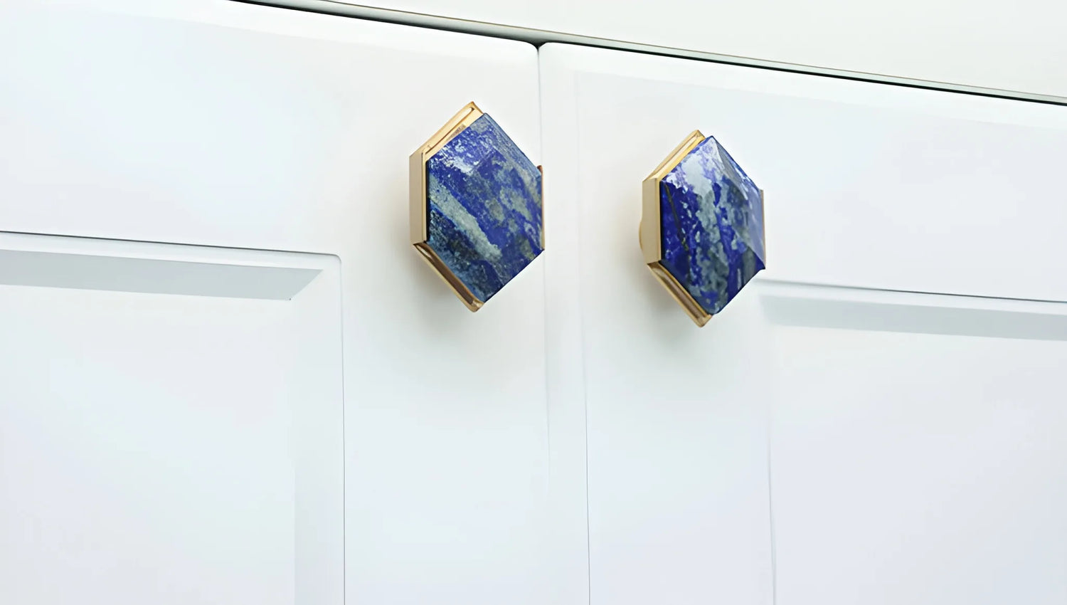 The Mantara C-0004 is a Nordic crystal + brass knob in blue, ideal for wardrobes, drawers &amp; cabinets.