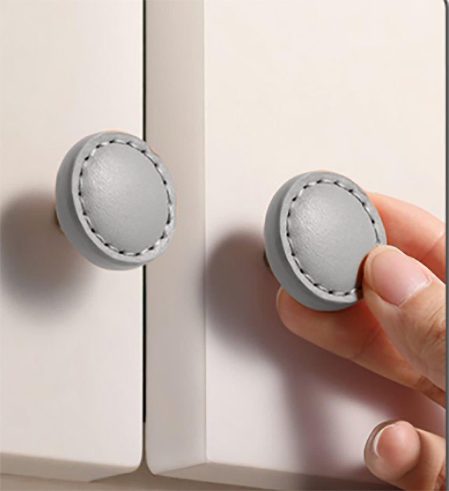 Sofia Round knob Knob 33mm / Grey / Leather - M A N T A R A