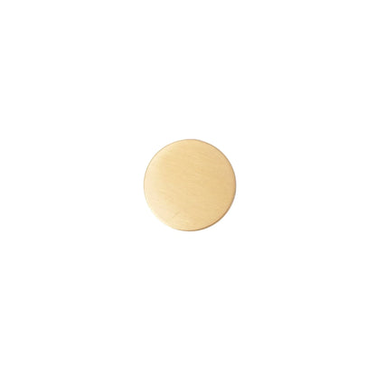 The Mantara L-0003 Tanner Knob is a modern brass and leather knob in black, perfect for cabinets and furniture.