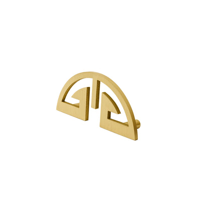 The Mantara B-0026 Toltec Handle is a modern brushed brass handle in gold, perfect for doors, wardrobes, furniture, and drawers.