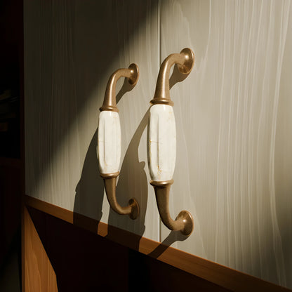 The Mantara CR-0007 Empire Knob is a traditional zinc and ceramic handle in white with a polished finish, ideal for wardrobes and cabinets.