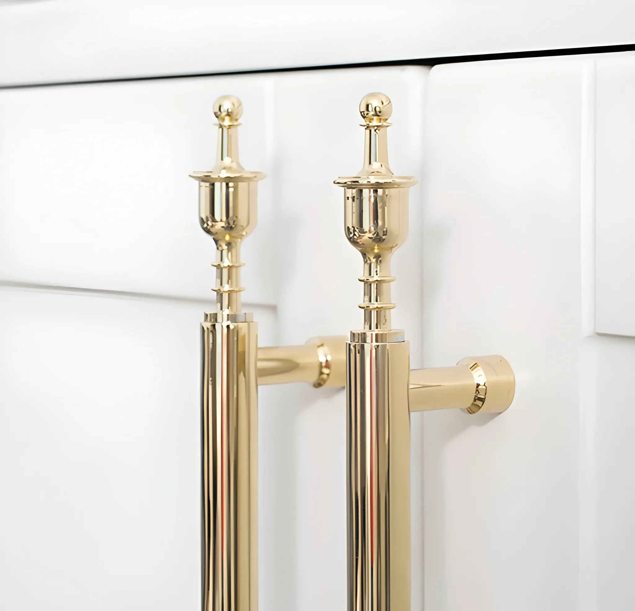 Victoria Handle B-0070 polished brass furniture handle, sizes 172mm 203mm 235mm 332mm 432mm, gold and silver, ideal for doors, cabinets &amp; wardrobes by Mantara